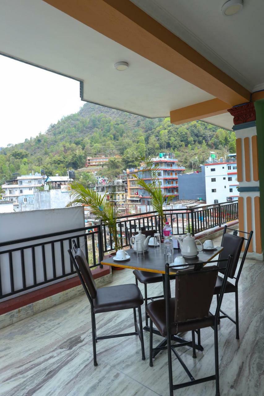 Hotel Blue Magnet Pokhara Exterior foto