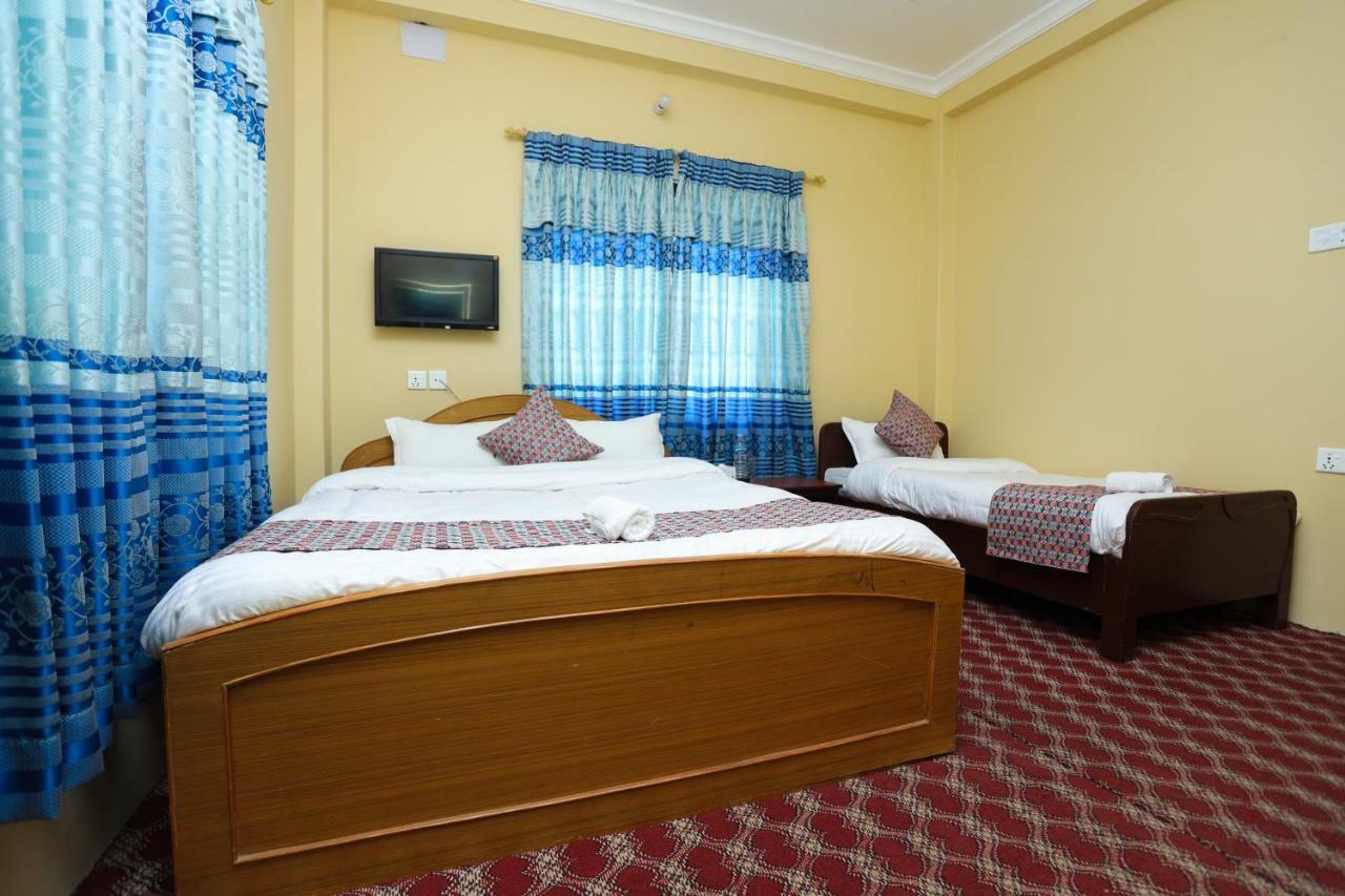 Hotel Blue Magnet Pokhara Exterior foto