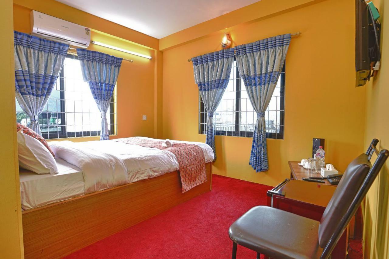 Hotel Blue Magnet Pokhara Exterior foto