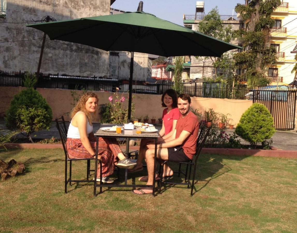 Hotel Blue Magnet Pokhara Exterior foto