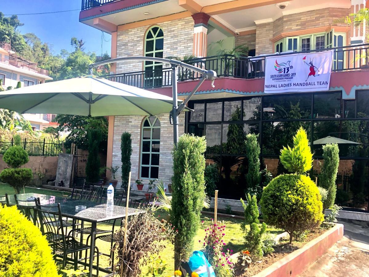 Hotel Blue Magnet Pokhara Exterior foto